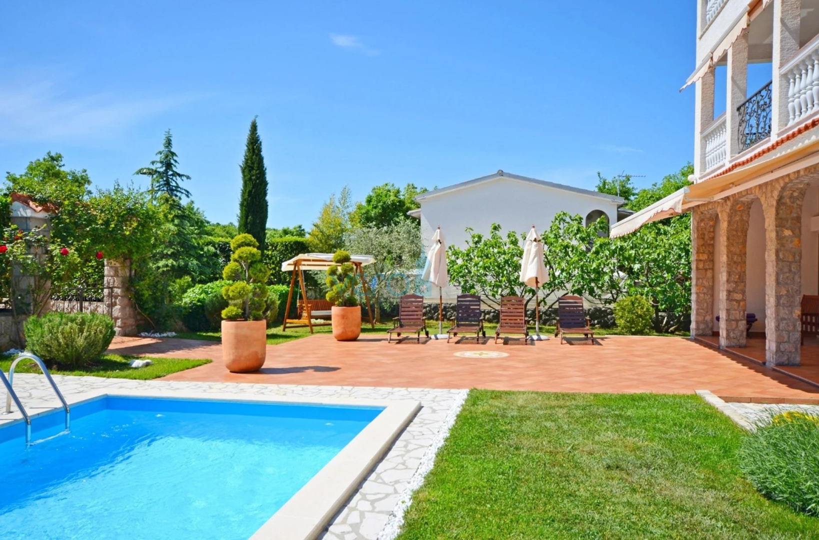 Island of Krk, Malinska, Unique villa with park and swimming pool in a great location, for sale